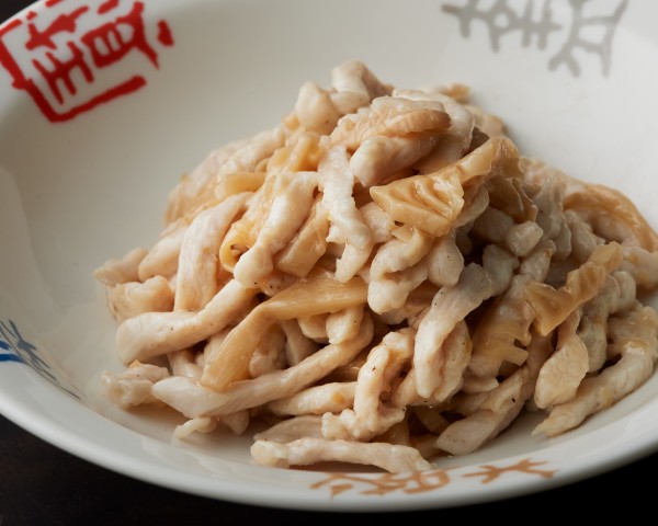 鶏肉と穂先メンマ葱油味の炒めものの画像