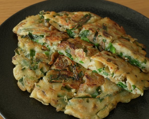 ★新メニュー★ザーサイとにらのチヂミの画像